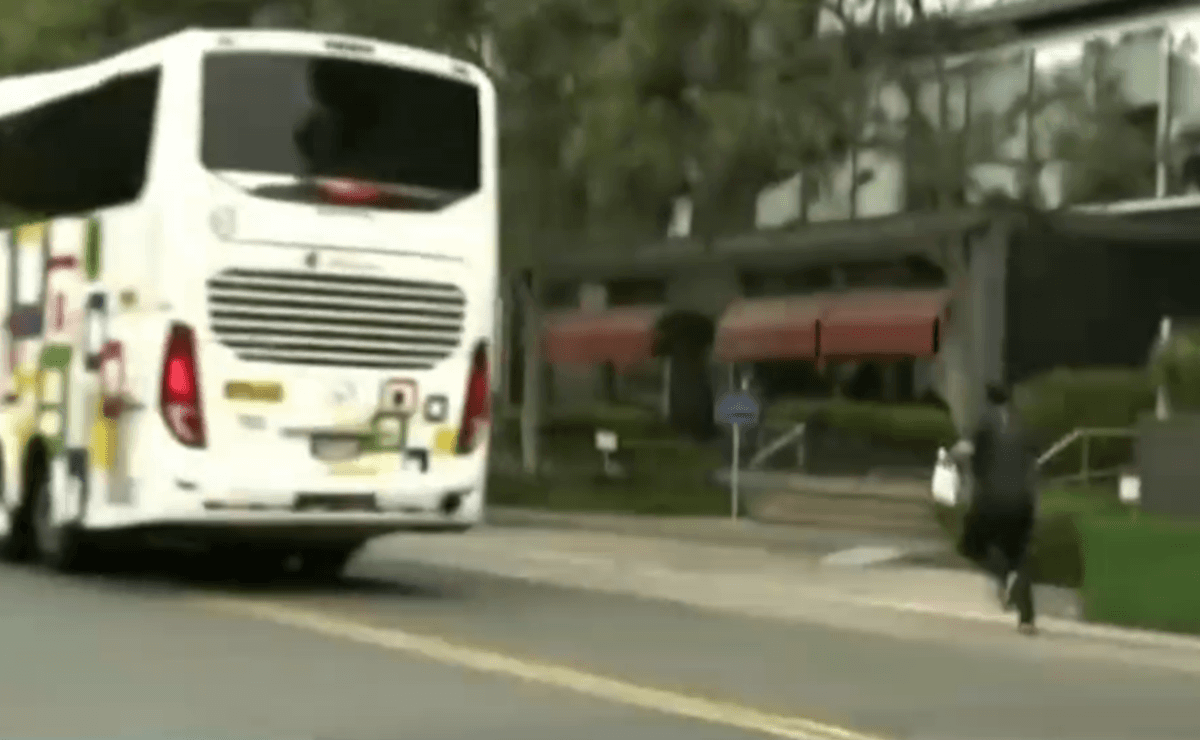 El bus de la Selección Peruana se olvidó del jefe de prensa y pasó momento bochornoso