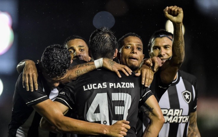 O Mister Sempre Pede Lucas Piazon Celebra Vit Ria Do Botafogo E