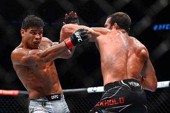 Após vitória no UFC 278 Paulo Borrachinha admite que ainda irá decidir