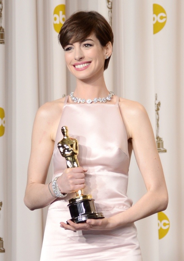 Anne Hathaway cumple 40 años sus mejores 3 películas en streaming