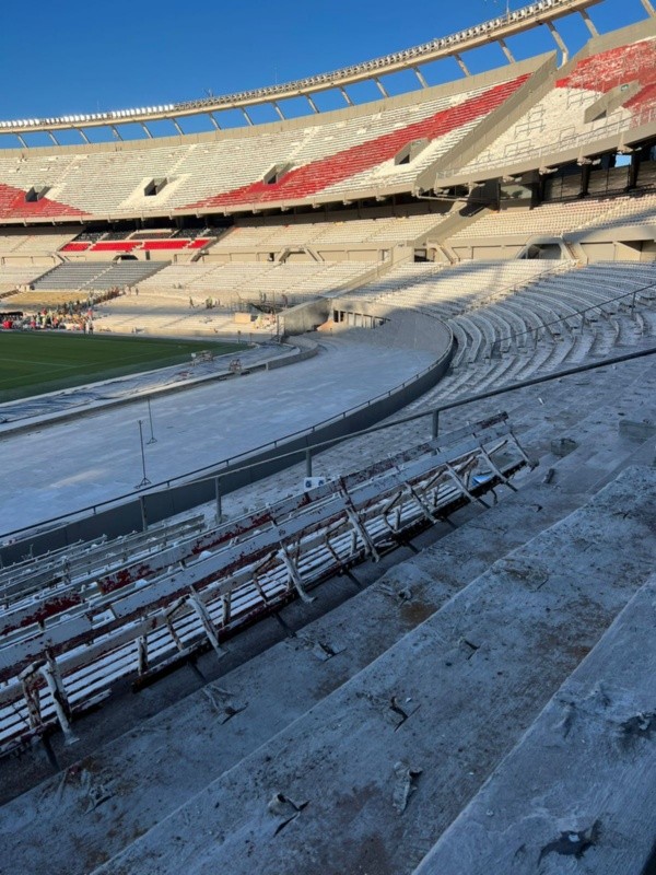 Así se ve la Tribuna Centenario del Monumental sin las butacas todos