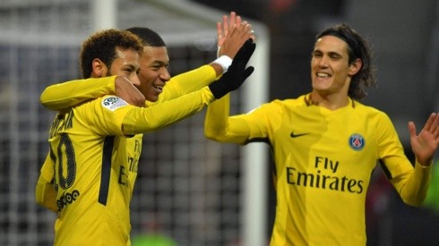 MCN. Mbappé, Cavani y Neymar celebran otro gol del PSG.