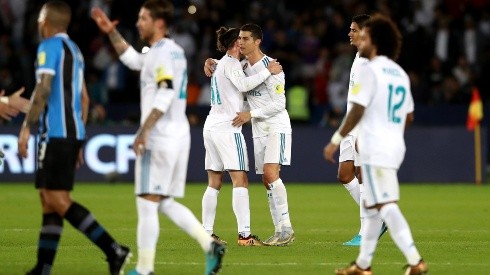 EL HOMBRE DE LA NOCHE. Todos buscan el saludo de Cristiano Ronaldo, quien volvió a ser determinante (Foto: Getty).
