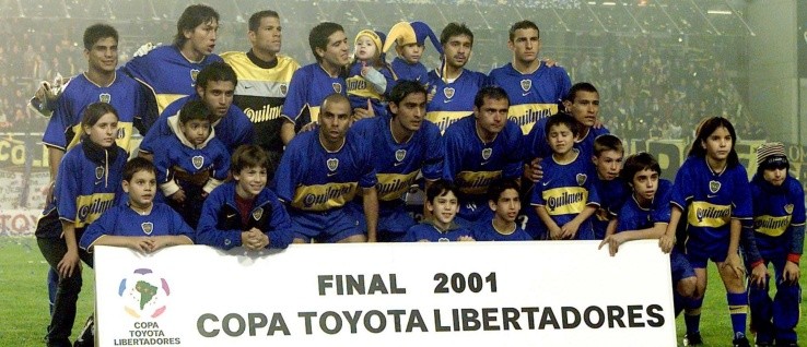 FINAL 2001. La formación titular del campeón de la Copa Libertadores 2001 en La Bombonera ante Cruz Azul.