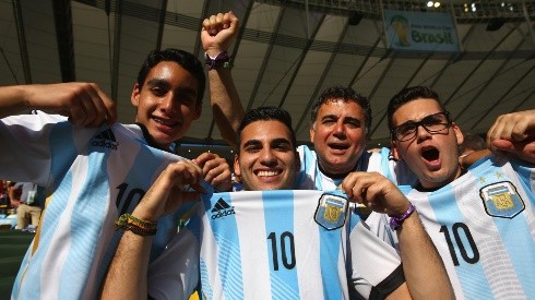 EN EL MARACANÁ. Los fanáticos de la Selección Argentina antes del juego contra Alemania en Brasil 2014 (Foto: Getty).