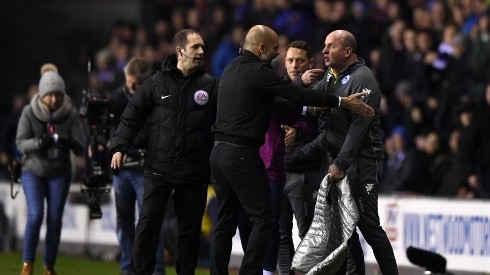 Furioso: Guardiola se cruzó con el técnico del Wigan en el túnel camino a los vestuarios