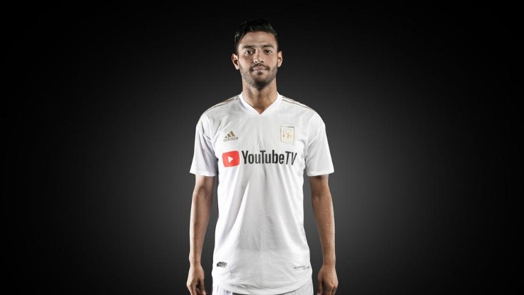 Carlos Vela presenta el nuevo uniforme del LAFC
