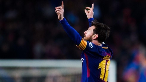 ¿HASTA CUÁNDO, LEO? Messi engañó a todos y la colocó por abajo de la barrera.