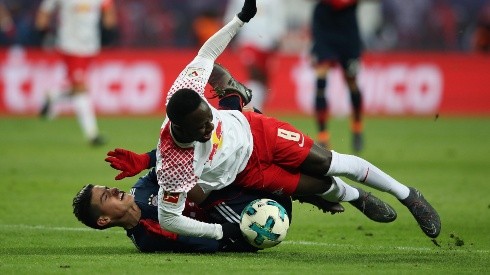 James casi recibe un golpe en la cara por una pelea entre Ribery y Keita