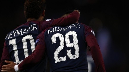 Foto de Mbappé y un abrazo con Neymar.