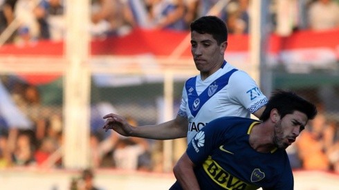 PEGA Y JUEGA. Cáseres es uno de los futbolistas con más futuro del fútbol argentino.