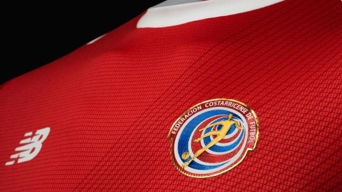 DE ROJO. El detalle de la camiseta titular de Costa Rica para Rusia 2018.