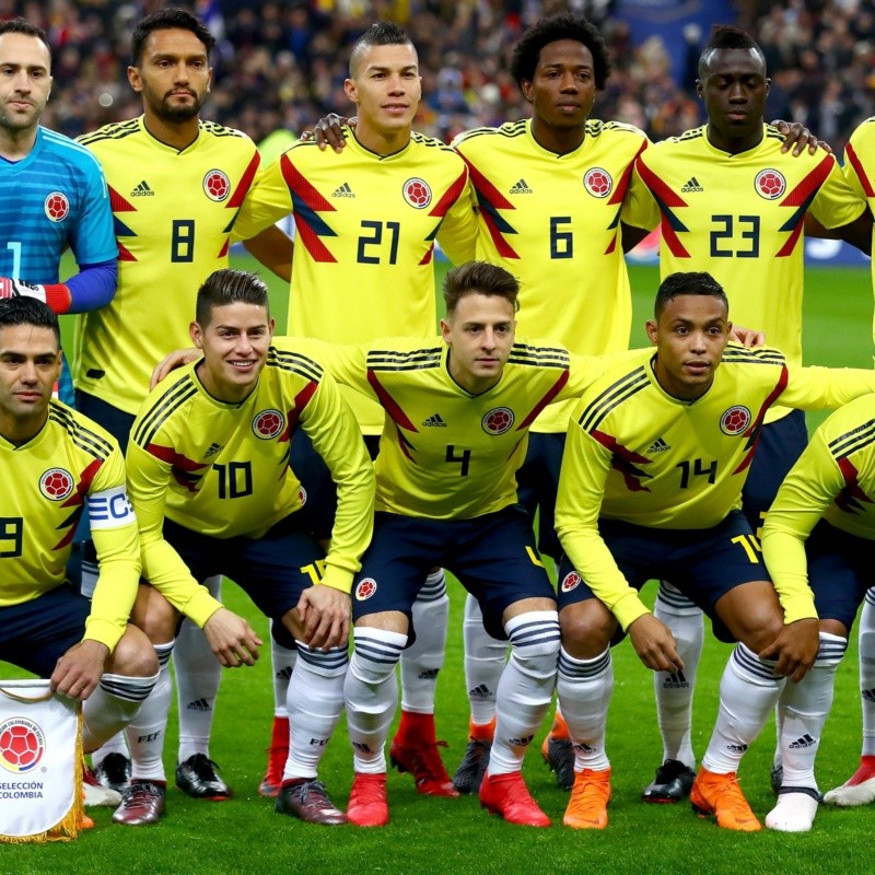 Eligieron el uniforme de Rusia y toda Colombia sonríe
