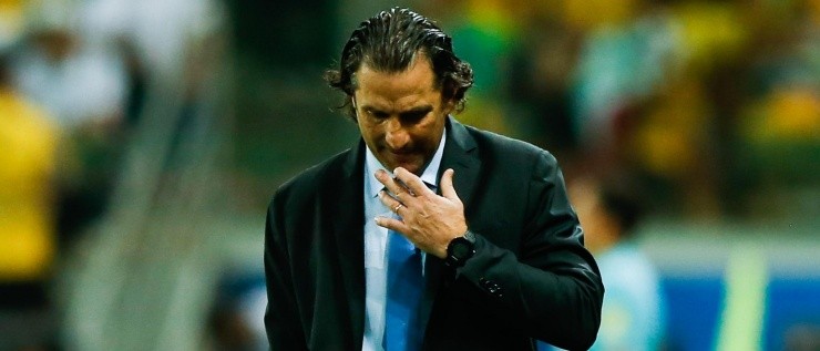 AFUERA. La frustración de Pizzi en Brasil en su último partido con Chile (Foto: Getty).