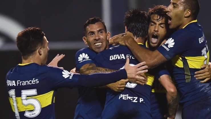 Foto de Carlos Tevez con la camiseta de Boca