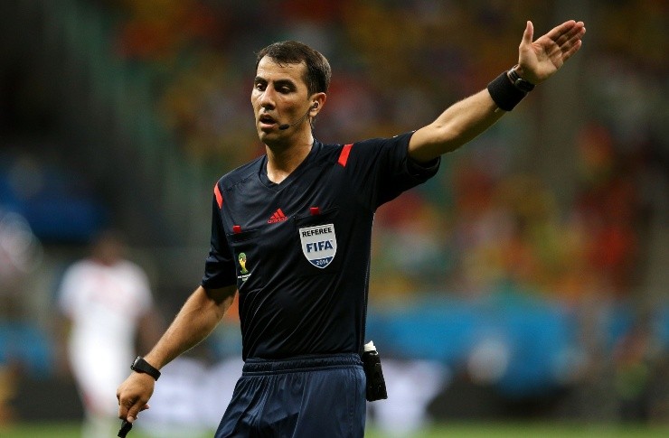 Irmatov dirigiendo en Brasil 2014 el encuentro entre Holanda y Costa Rica