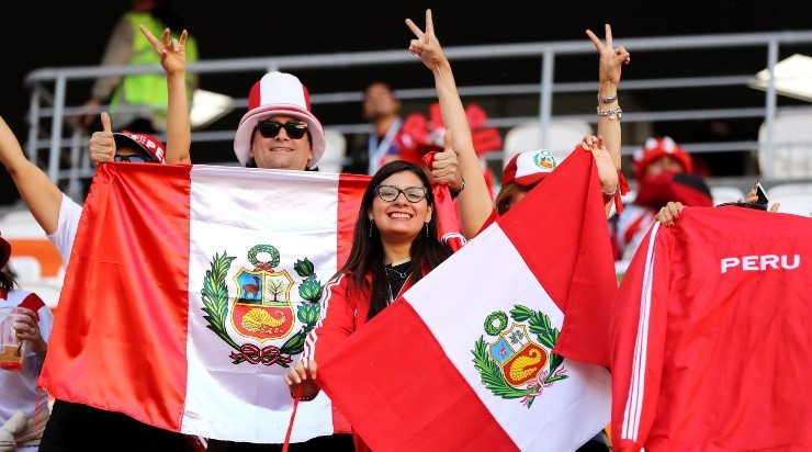 ¡VAMOS LA BICOLOR! Los fanáticos de la Selección Peruana en el debut del Mundial (Foto: Getty).