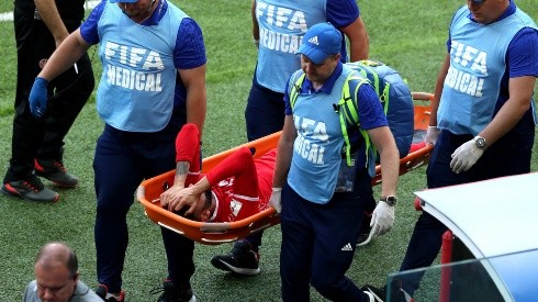 El jugador de Túnez se va lesionado