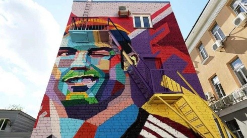 CASA DE CRISTIANO. El mural que se exhibe en un edificio de Kazán durante el Mundial.