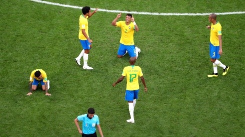Previo a los cuartos de final, hay preocupación en Brasil por los dolores de Paulinho