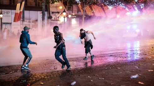 VIOLENCIA. Surgieron disturbios constantes con la Policía. (Foto: Getty).