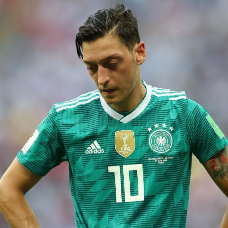 Özil renunció a la Selección alemana después de denunciar racismo