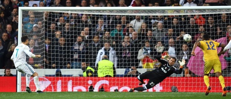 PENAL LETAL. Cristiano Ronaldo anota el gol de la polémica ante Juventus (Foto: Getty).