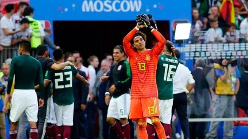 Guillermo Ochoa agradeciendo a la afición mexicana en el Mundial Rusia 2018.