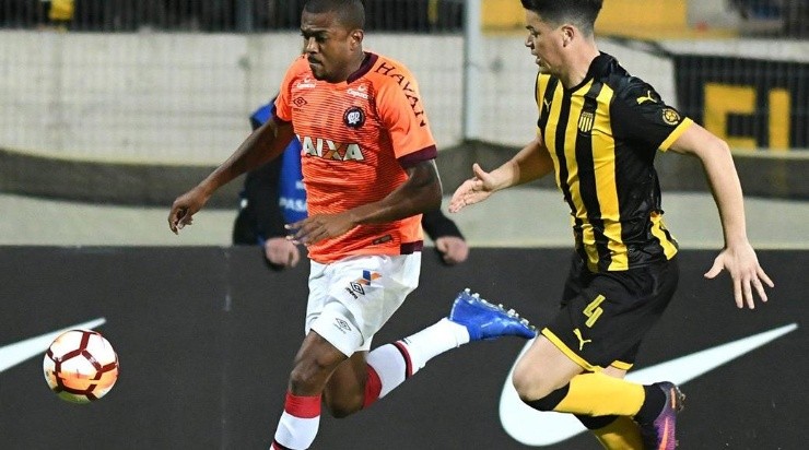 Atlético Paranaense no se achicó en Uruguay.