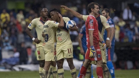 TRIUNFO. El poderío ofensivo águila fue demasiado para Rayados. (Foto: Mexsport).