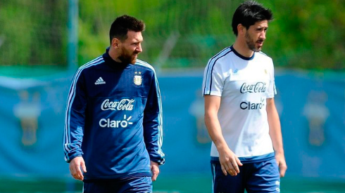 Pablo Pérez, a horas de enfrentar al Barcelona, dejó una frase fuerte sobre Lionel Messi