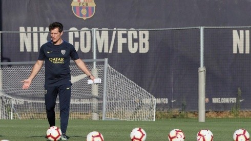 Guillermo, entrenando en el Barcelona camp.