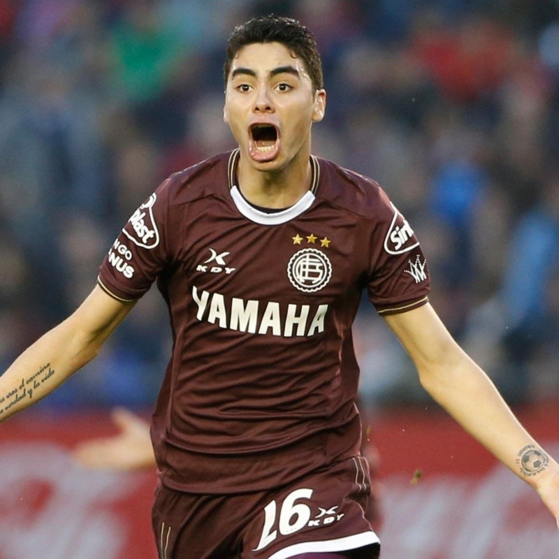 Almirón, ex Lanús, se sacó la camiseta para gritar su gol y se vio su enorme tatuaje de River