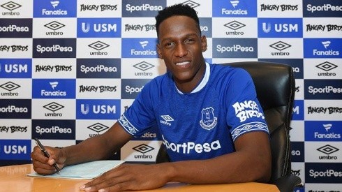 Yerry Mina espera ansioso su debut en Everton, que se estima recién para septiembre.