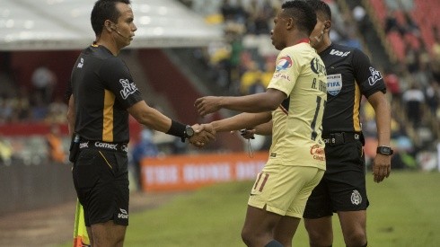 LIG_MX_AME_PUM_ - Partido de Acción Durante el Partido America vs Pumas Correspondiente a la Jornada 7 del Apertura 218 de la Liga BBVA Bancomer MX realizado en el Estadio AztecaEn la Foto:Partido de acción durante el partido América contra Pumas Correspondiente al Día 7 de la 218a Apertura de la Liga BBVA Bancomer MX celebrada en el Estadio AztecaEn la foto: