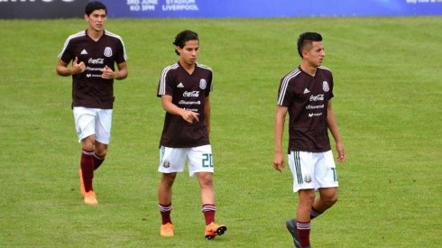 Diego Lainez y Roberto Alvarado con la Selección Mexicana.