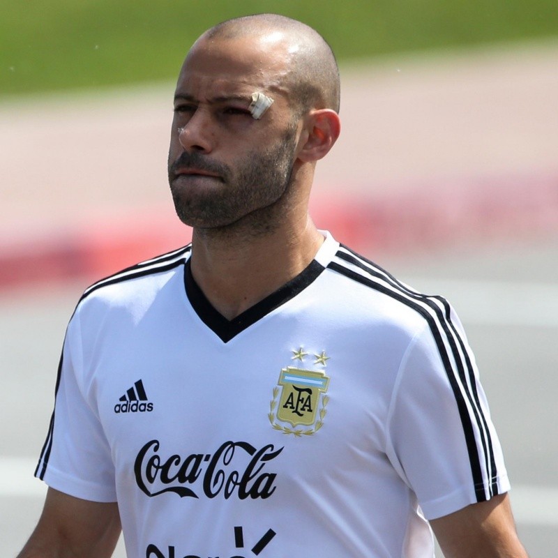 Desde China: Mascherano no se quiso perder Argentina-Colombia