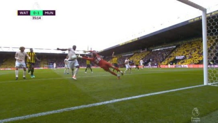 Eso sí es nuevo: Lukaku metió un gol para Manchester United ¡con la panza!