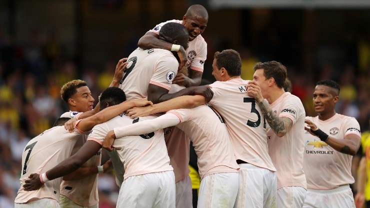 MONTAÑA HUMANA. Ashley Young y Lukaku se suben encima de sus compañeros en el 2-0 (Foto: Getty).