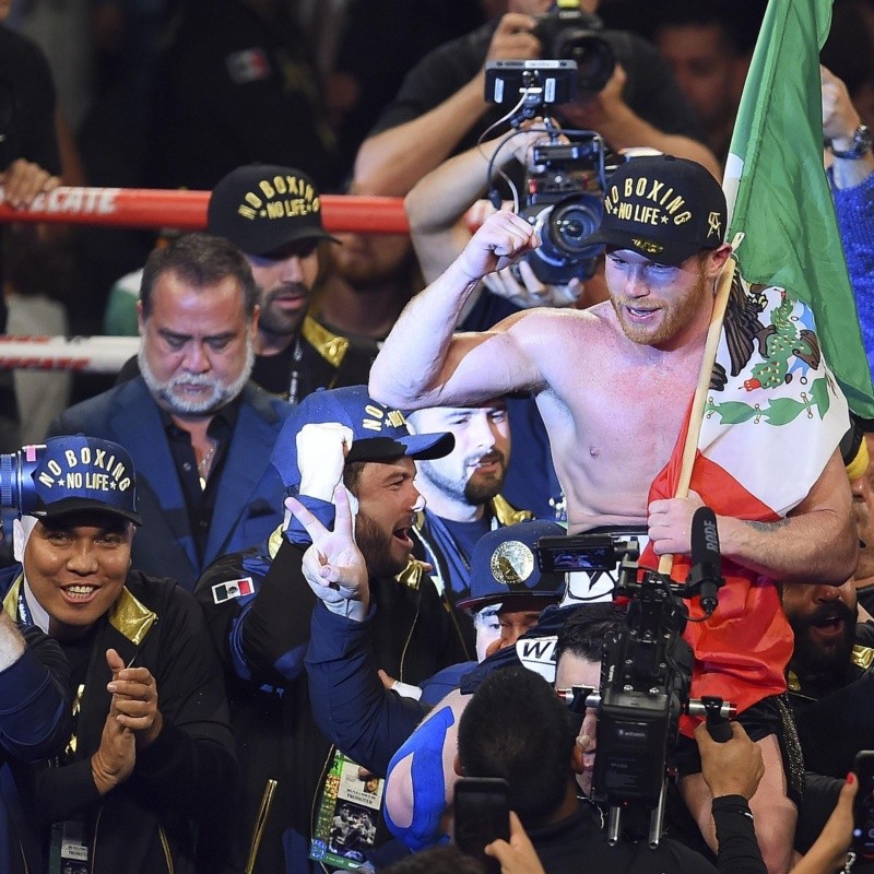 "¡Viva México!": Canelo apuntó a sus detractores tras el triunfo