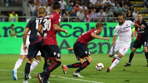 Higuaín anotó para el Milan