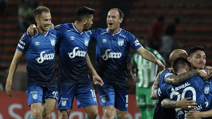 Atlético Tucumán vs Gremio por la Copa Libertadores.