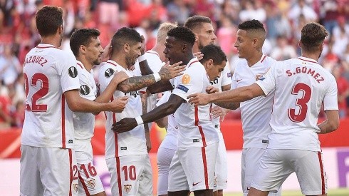 Foto de los jugadores de Sevilla celebrando un gol.