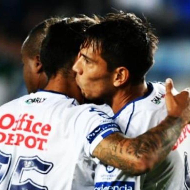 Pachuca aplastó a Cafetaleros con un Ulloa implacable