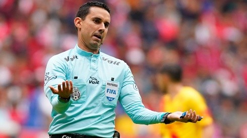 El siempre polémico César Ramos pitará América vs Chivas.