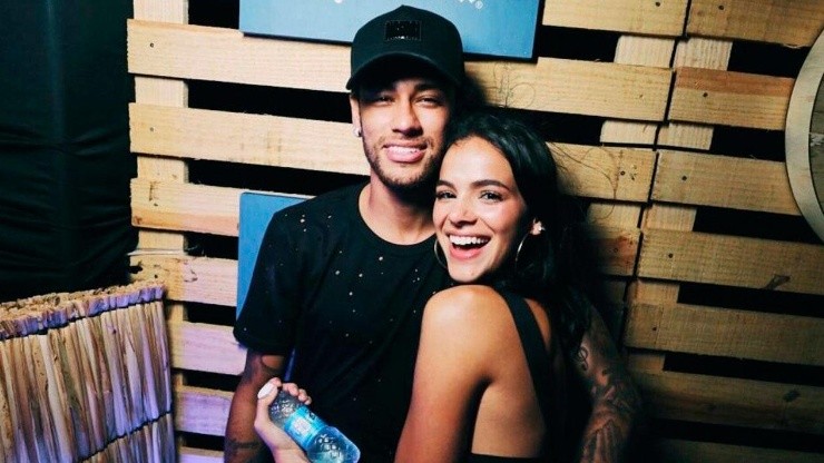 Bruna Marquezine junto a Neymar.