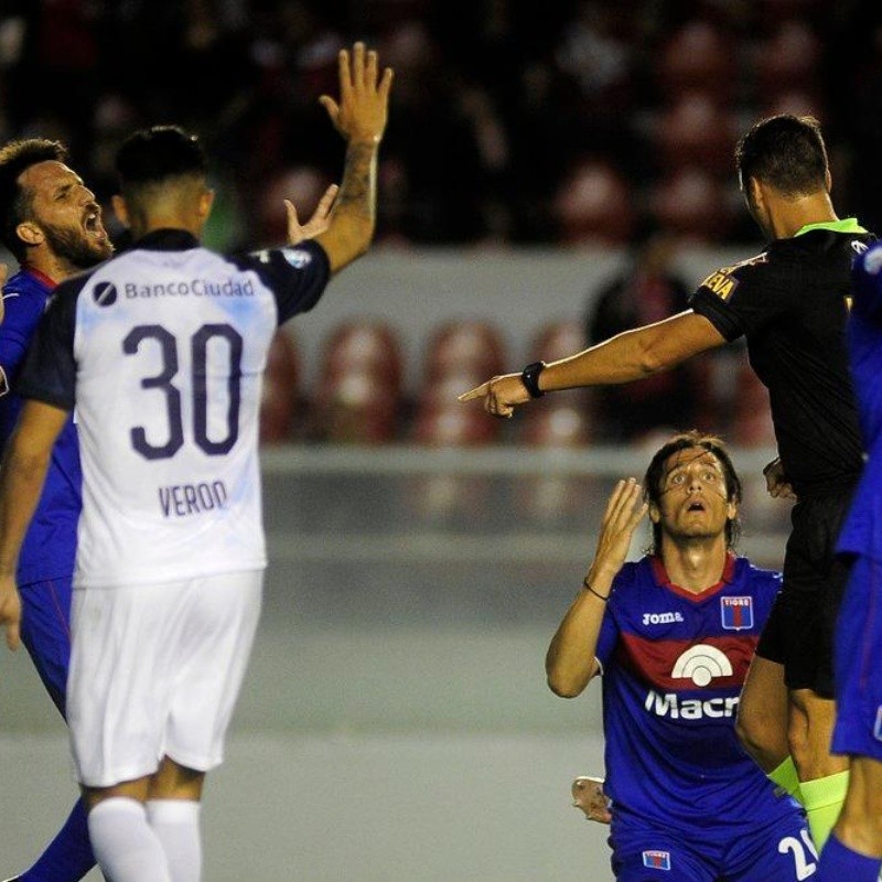 Y un día la figura fue Batalla: con la mira en River, Independiente empató con Tigre