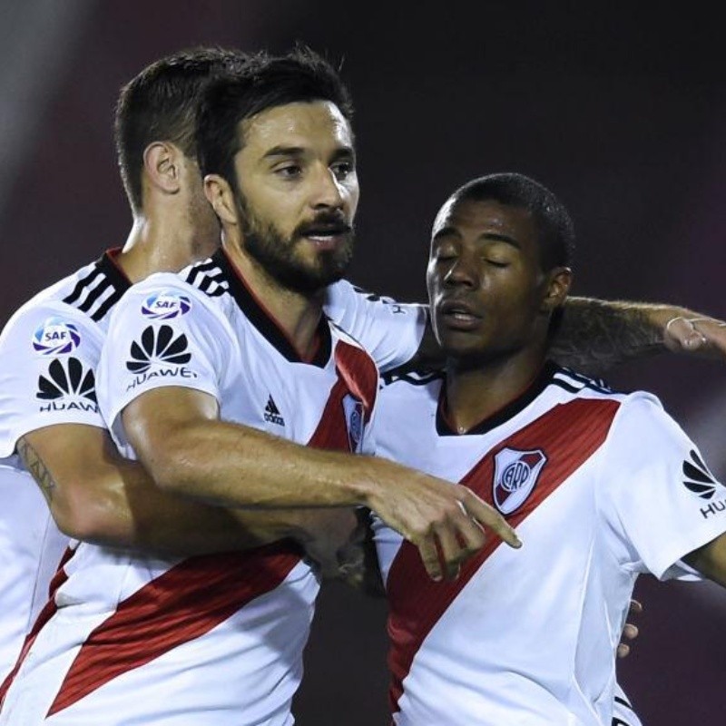 River empezó mal pero terminó acribillando a goles a Lanús