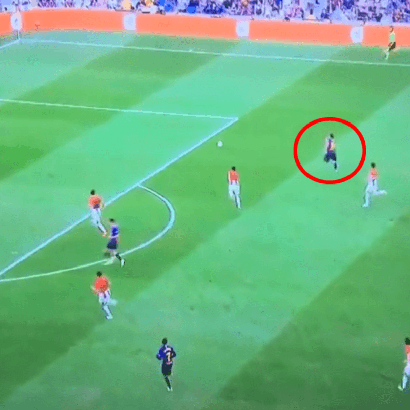 Suárez dio un pase horrible, se agarró la cabeza de lo malo que fue ¡pero Messi logró lo imposible!