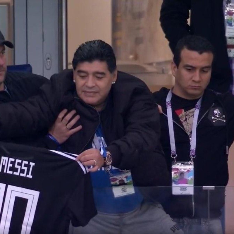 Maradona le dijo 'boludo' a Scaloni 'guardarle' la 10 a Messi y contó lo que él hubiera hecho